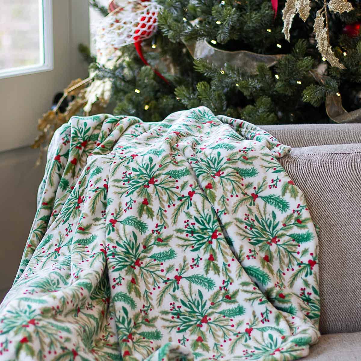 Holly Jolly Throw Green/Red/White 50x60
