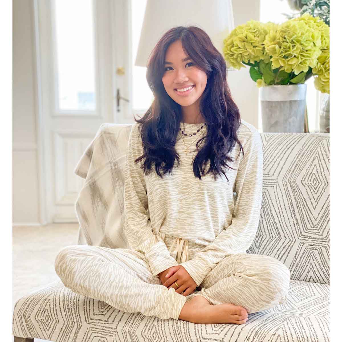 Tiger Stripe Lounge High Low Pullover Off White/Shell
