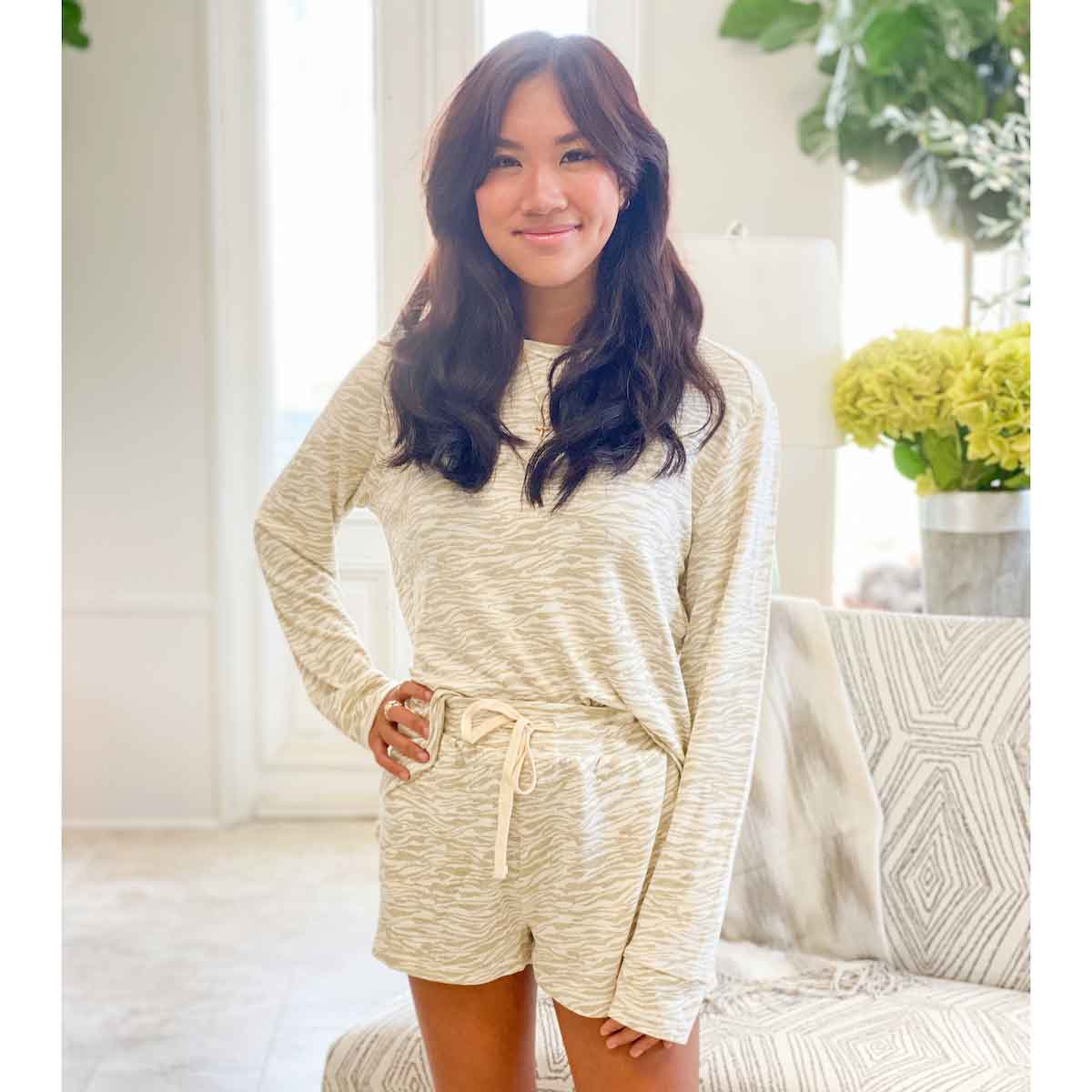 Tiger Stripe Lounge High Low Pullover Off White/Shell