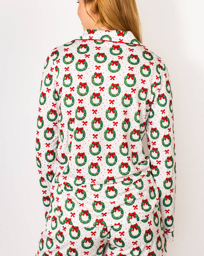 Clara Wreath Long Sleeve Button Up Sleep Shirt   White/Red/Green