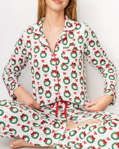 Clara Wreath Long Sleeve Button Up Sleep Shirt   White/Red/Green