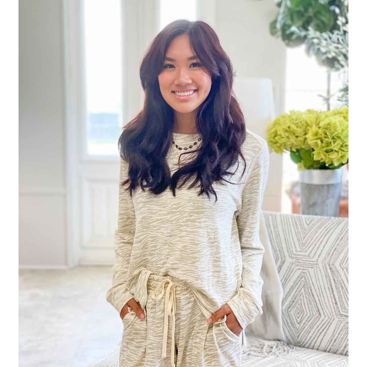Tiger Stripe Lounge High Low Pullover Off White/Shell